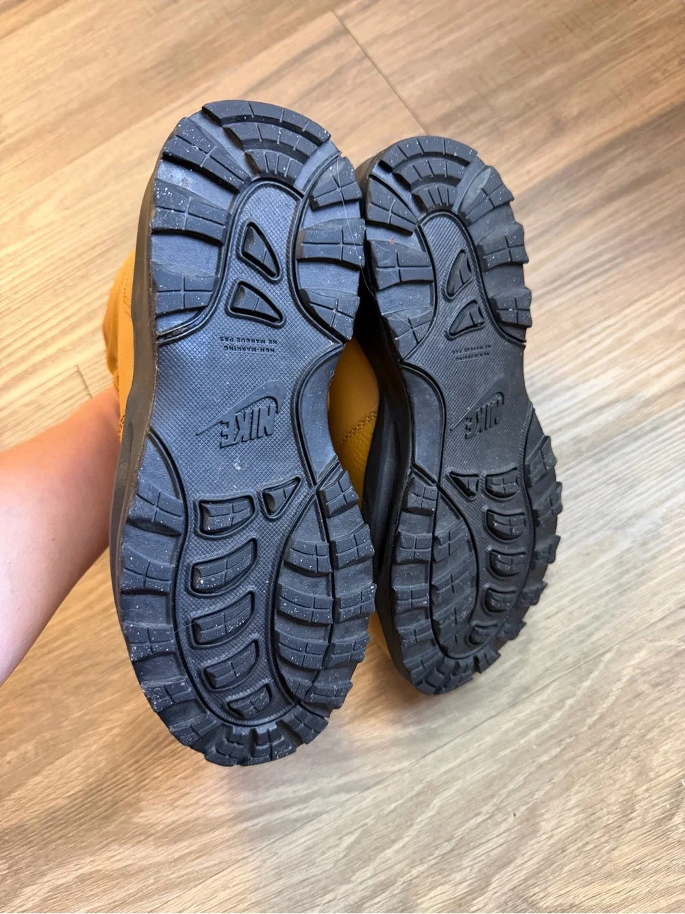 Nike Kids Tan/Gold Mid-Top Outdoor Boots
